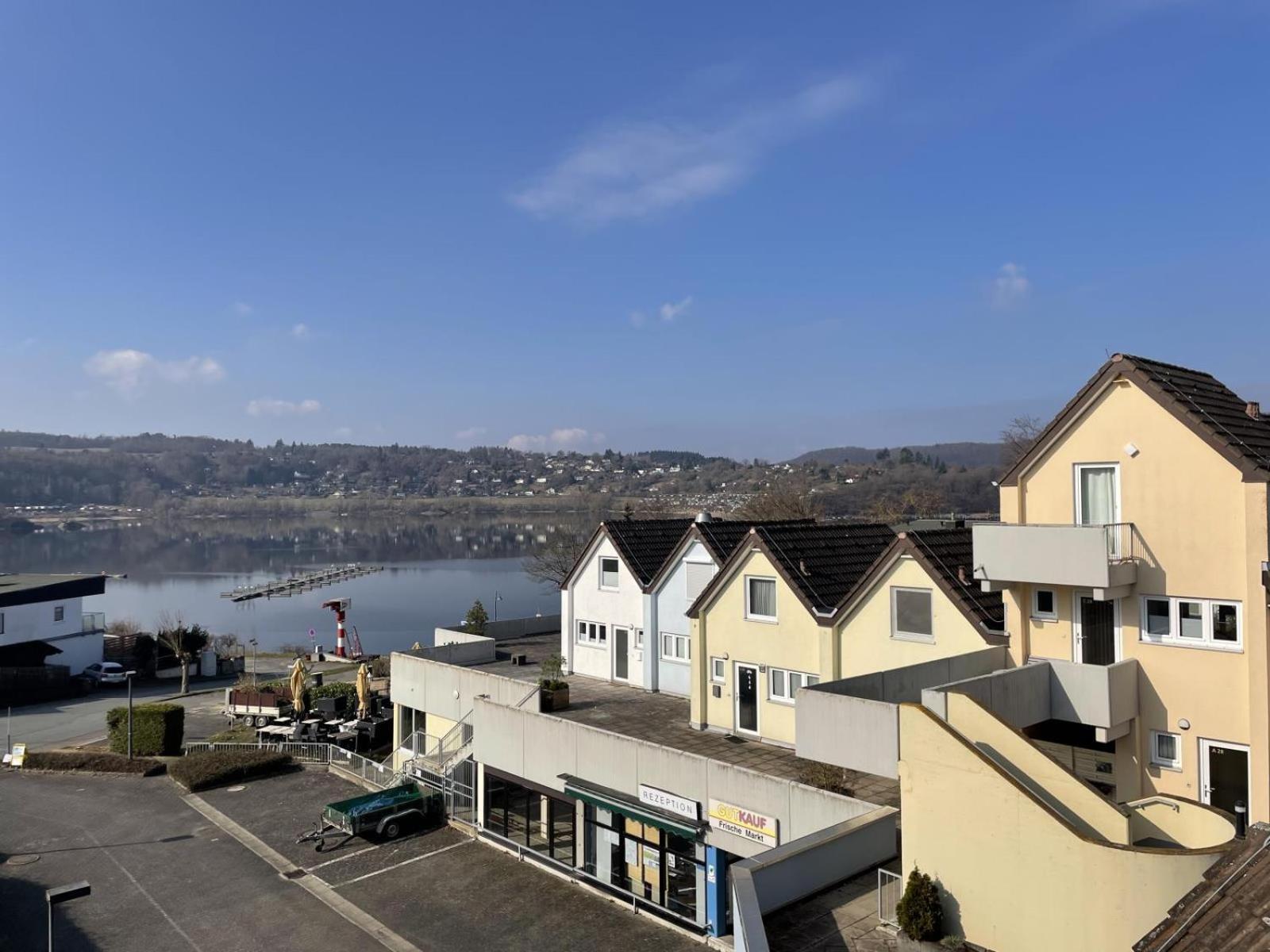 Gemutliche 93m2Fewo mit 2 Schlafzimmern und seitlichem Seeblick vom Balkon Scheid  Exterior foto